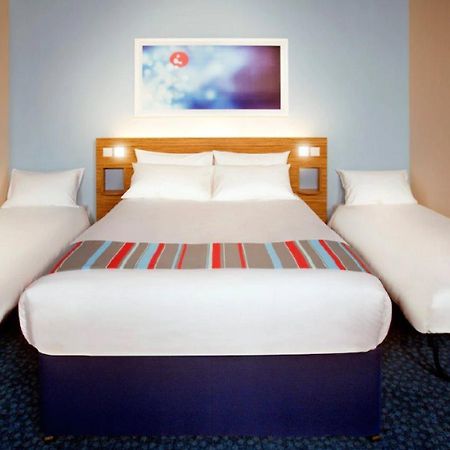 Travelodge Maidenhead Central מראה חיצוני תמונה